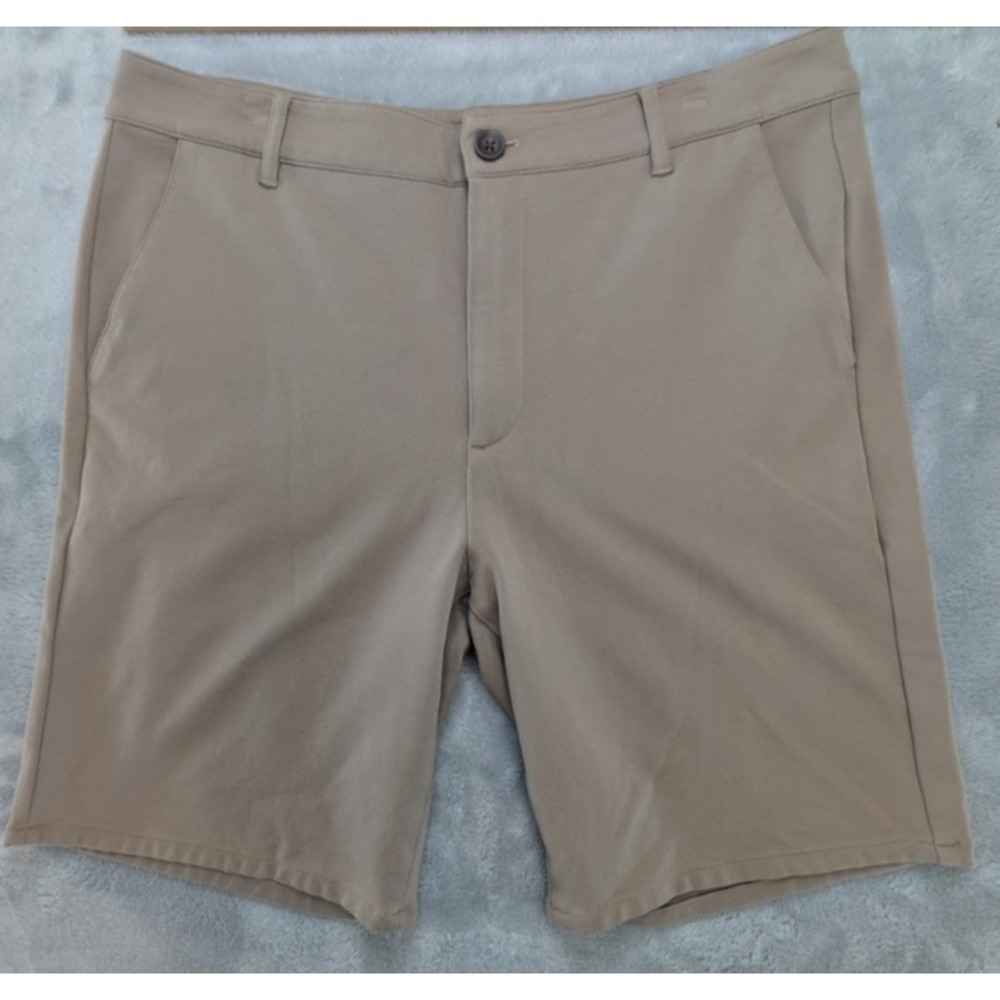 True Classic Shorts Men's Size 36 Color Kahki 7" Inseam Beige Golf Casual EUC